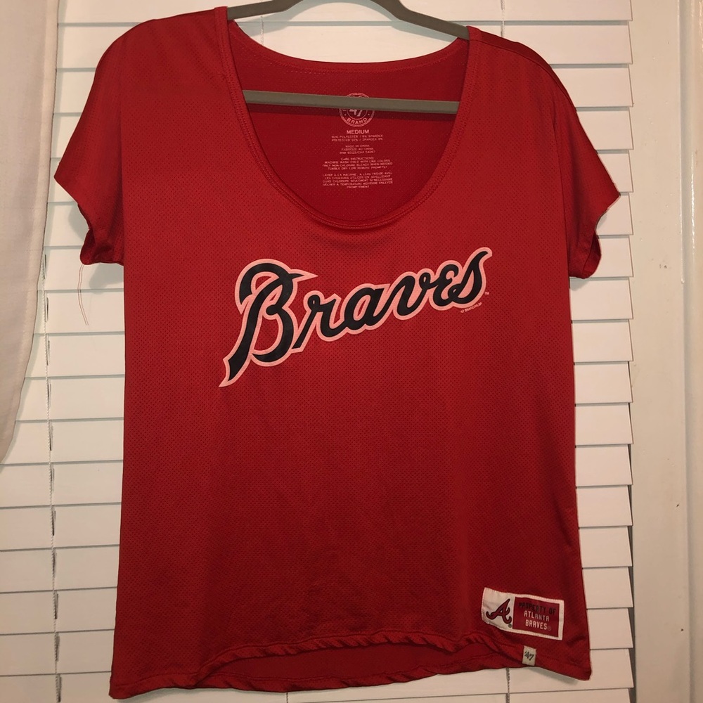 Forty seven brand Atlanta braves swoop neck